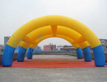 Κίνα Προσαρμοσμένη σκηνή γεγονότος μεγέθους διογκώσιμη/σκηνή 0.9mm PVC αψίδων που γίνεται εργοστάσιο