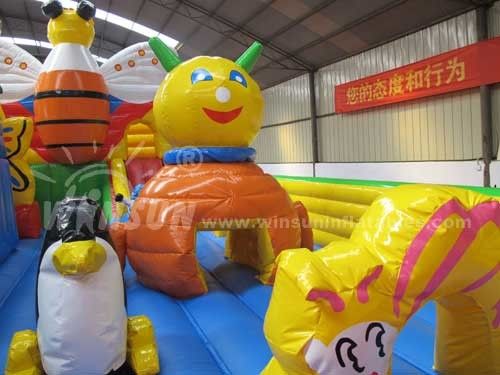 Εργατικός μελισσών κόσμος διασκέδασης θέματος διογκώσιμος, χτύπημα PVC 0.9mm - επάνω παιδική χαρά